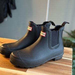 Hunter Black Chelsea rain boots, waterproof, women size 8